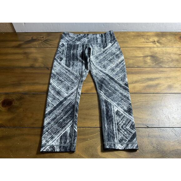 Lululemon Wunder Under Crop II Full-On Luon Heat Wave White Black Size 6 - Picture 1 of 9